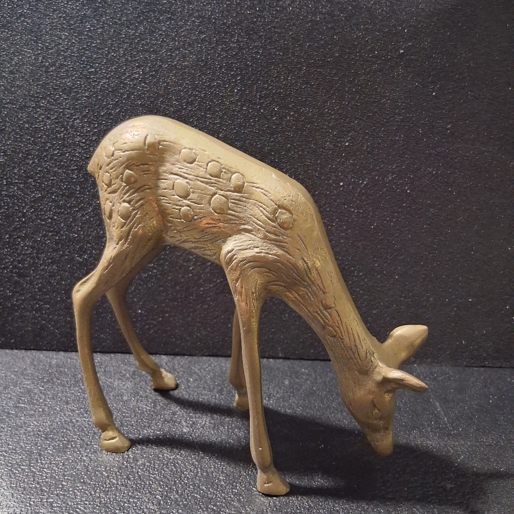 Elegant Gold Deer Wall Decor